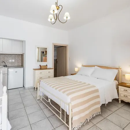 Anemi Suites Adamantas  Room photo
