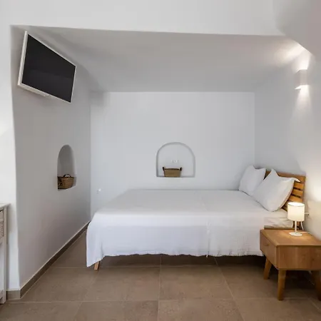 Anemi Suites Adamantas  Room photo