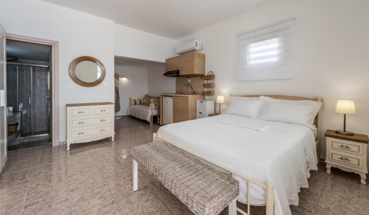 Anemi * Adamantas (Milos)
